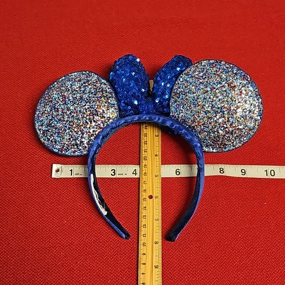 Disney Parks Commemorative 2020 Mouse Ears glitter sequins souvenir EUC WDW - Picture 3 of 7